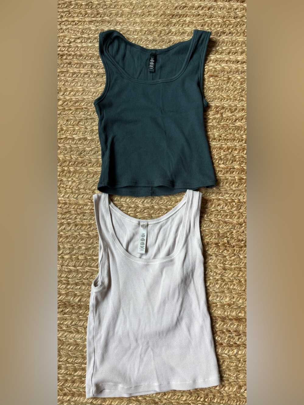 SKIMS Ribbed Tank Set - Forest Green & Light Gray